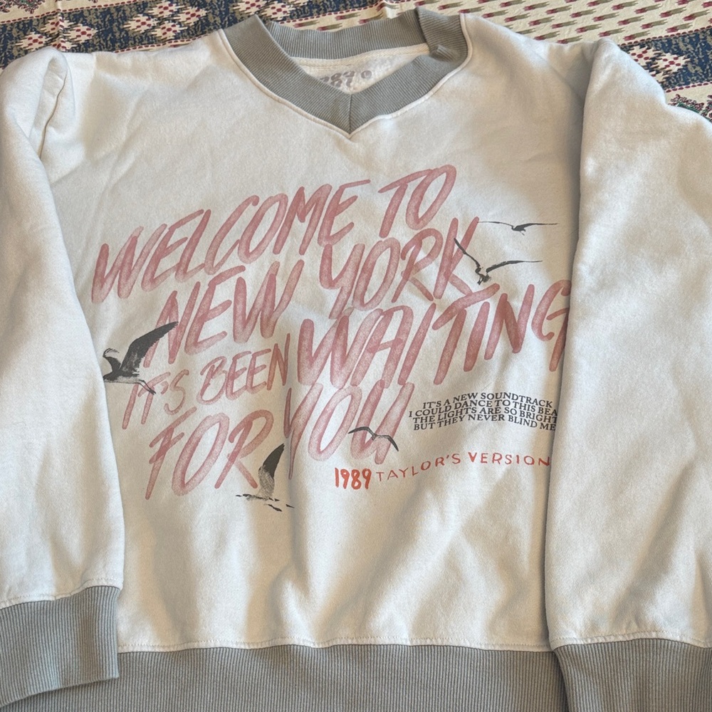 Taylor Swift White & Pink 'Welcome to New York' Sweatshirt